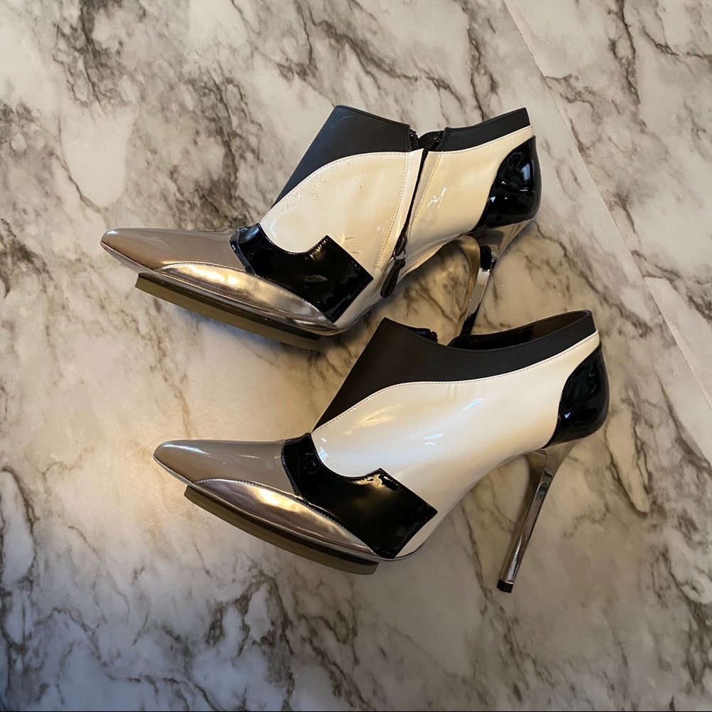 Balenciaga Black/White Stiletto Booties - Picture 4 of 8